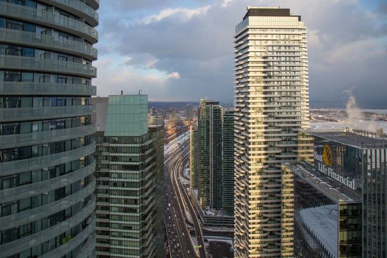 The Corporate Suites - Ice Condos