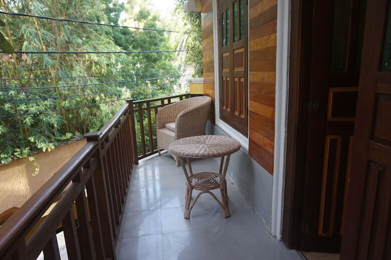 Hotel Thaproban Beach House
