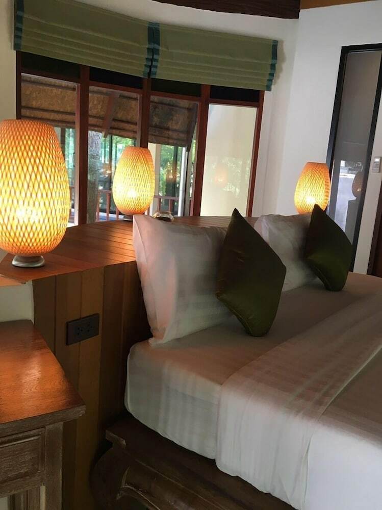 Hotel Chivapuri Beach Resort
