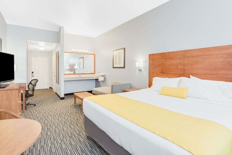 Hotel Ramada By Wyndham Marina