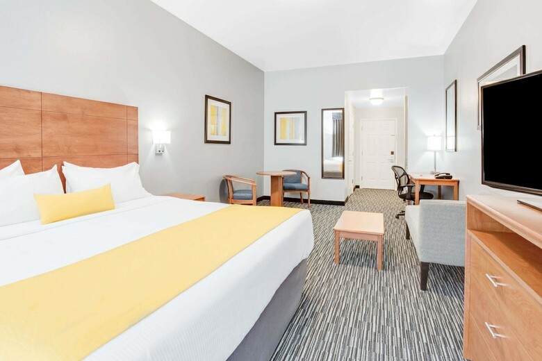 Hotel Ramada By Wyndham Marina