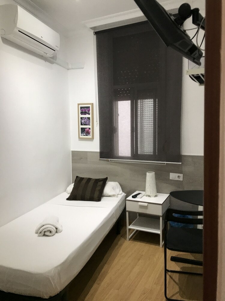 Hostal Ch Otello Rooms - Madrid