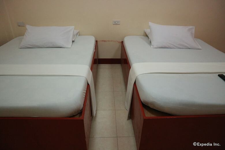 Hotel Aj Travellers Inn