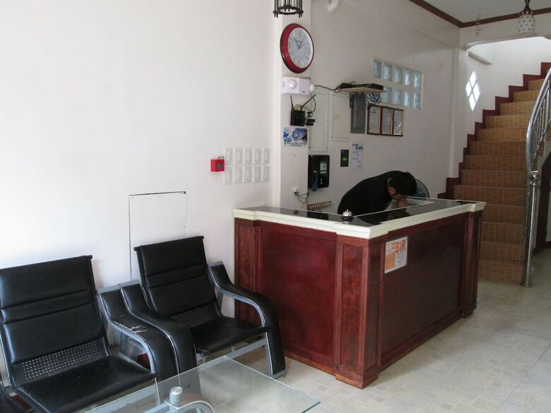 Hotel Aj Travellers Inn