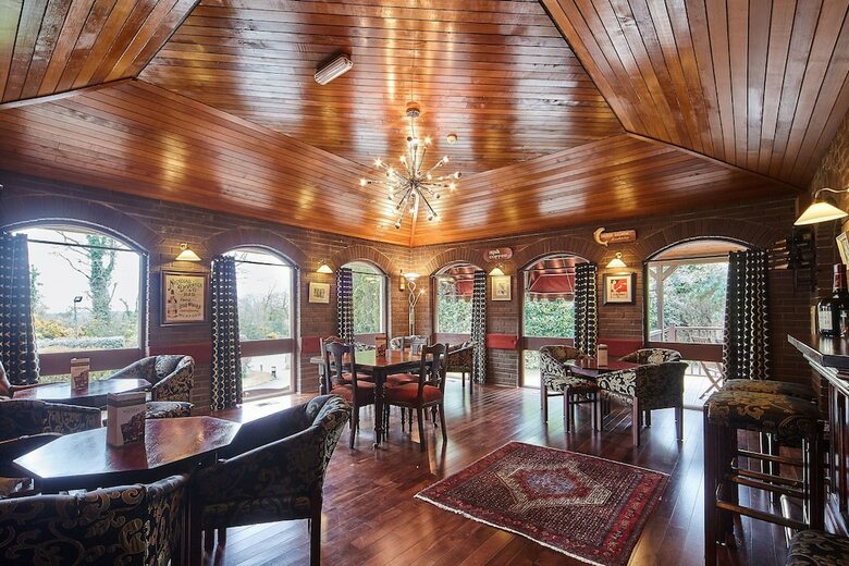 The Cedar Lodge Hotel And Restaurant