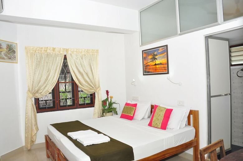 Bed & Breakfast Lazar Residency Homestay