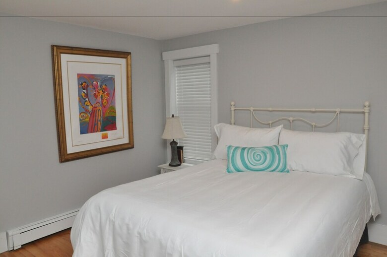 Bed & Breakfast Compass Rose