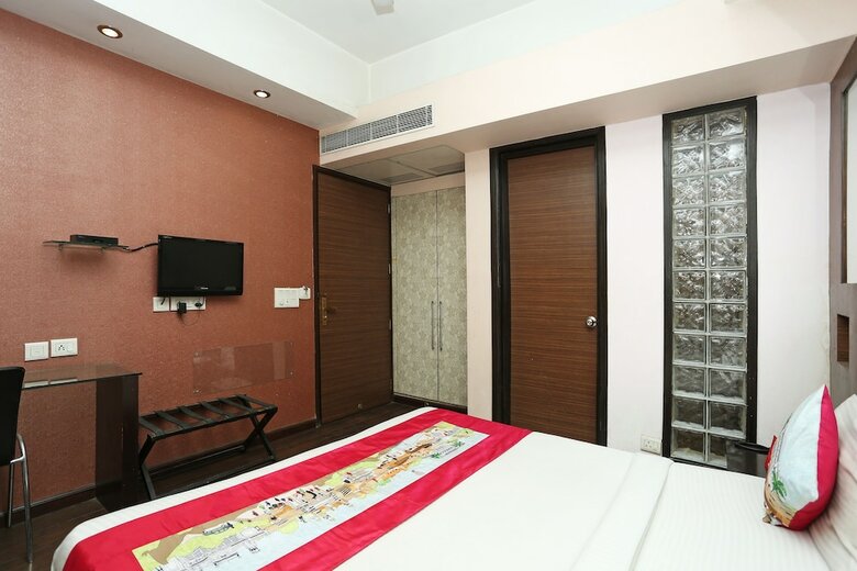 Oyo 386 Hotel Lotus Panache
