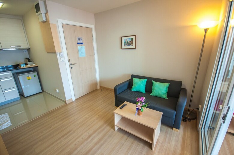 Aparthotel Implace Impact @ Msociety Condo