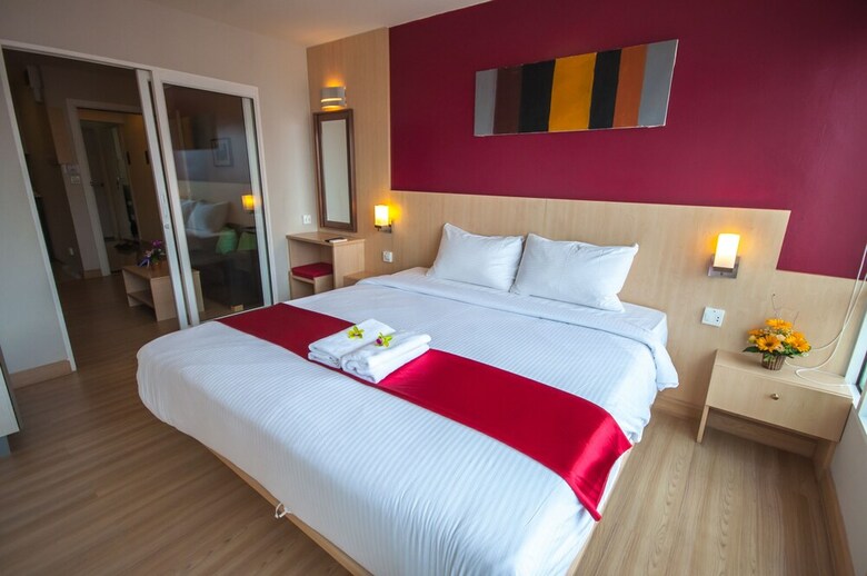 Aparthotel Implace Impact @ Msociety Condo