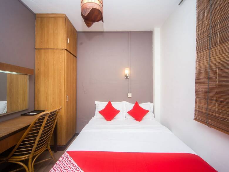 Oyo 1030 Nak Hotel