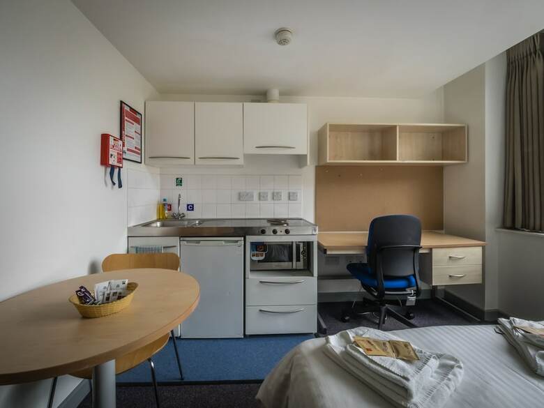 Hostal Lse Grosvenor House