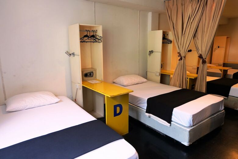 Hostal Take A Nap Hotel