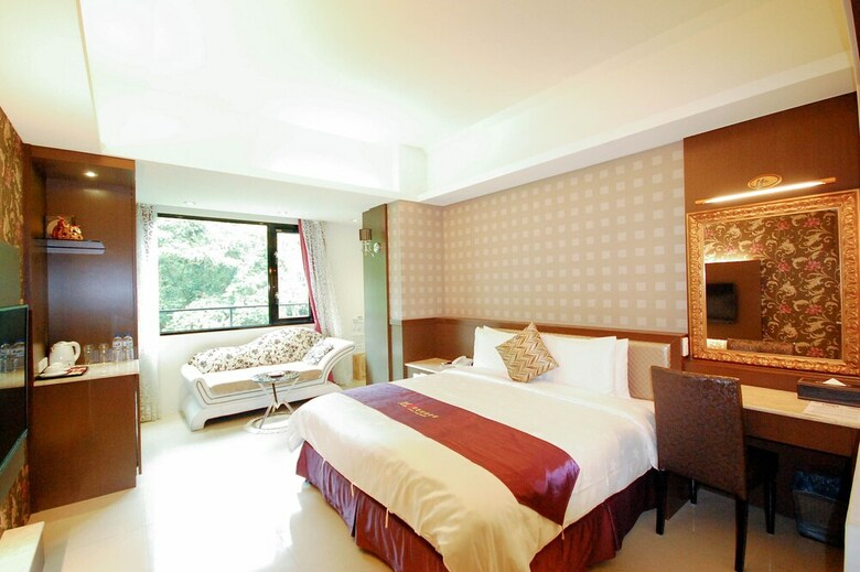 Hotel Cherry Feast Resort
