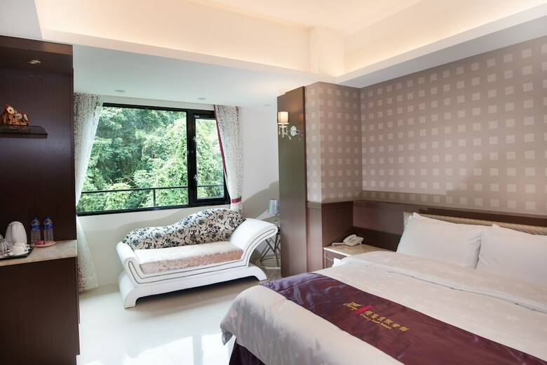 Hotel Cherry Feast Resort