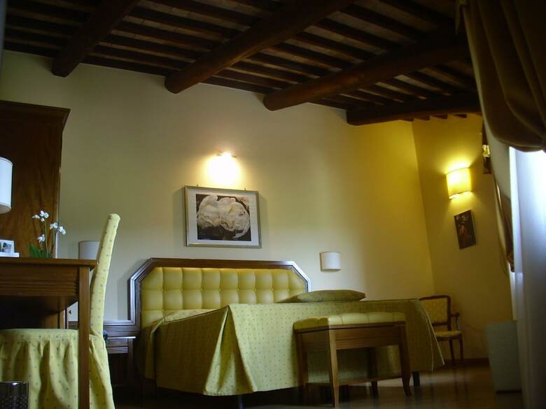 B&B Chiara E Benedetta (la Villa Degli Ulivi)