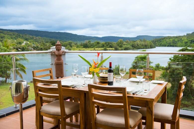 Hotel Tatai Resort & Marina