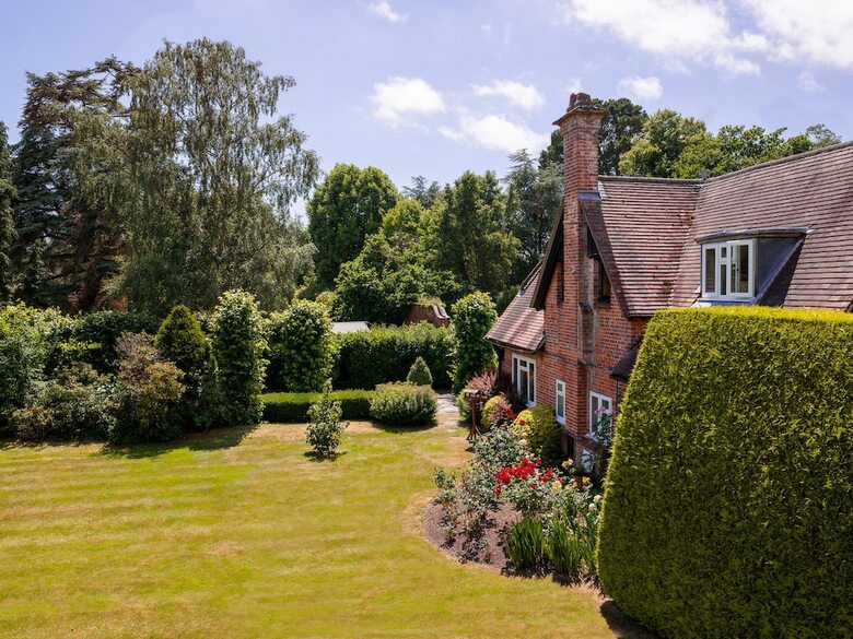 Hotel Careys Manor & Senspa