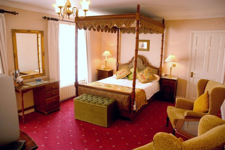The Revere Hotel