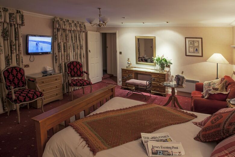 The Revere Hotel