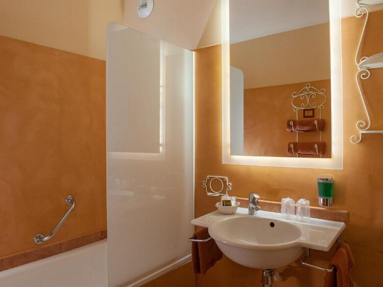 Hotel H�tel Les Sables D'ocre