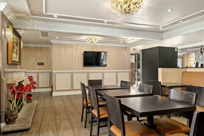 Lemon Tree Hotel & Suites Anaheim