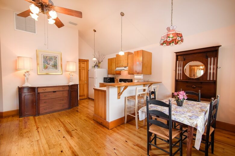 Bed & Breakfast Sweetwater Branch Inn