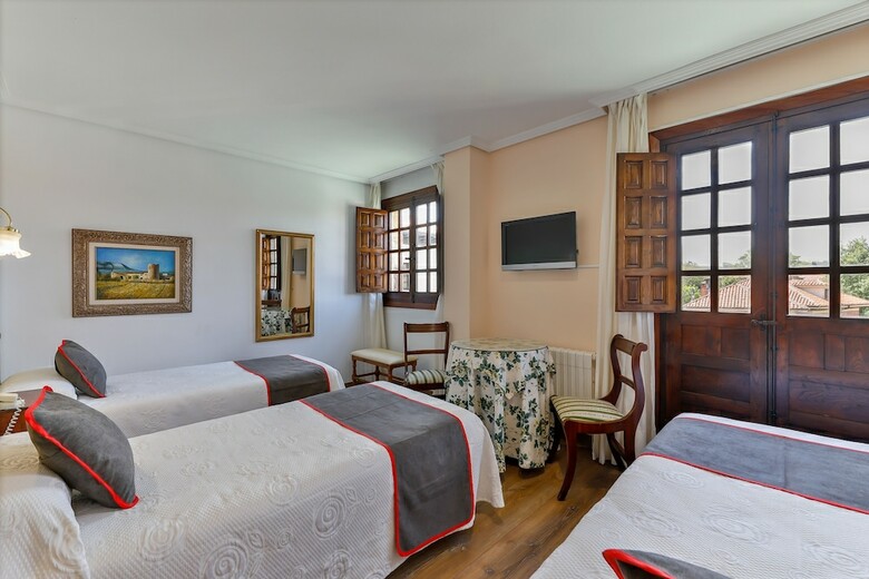 Hotel Santillana
