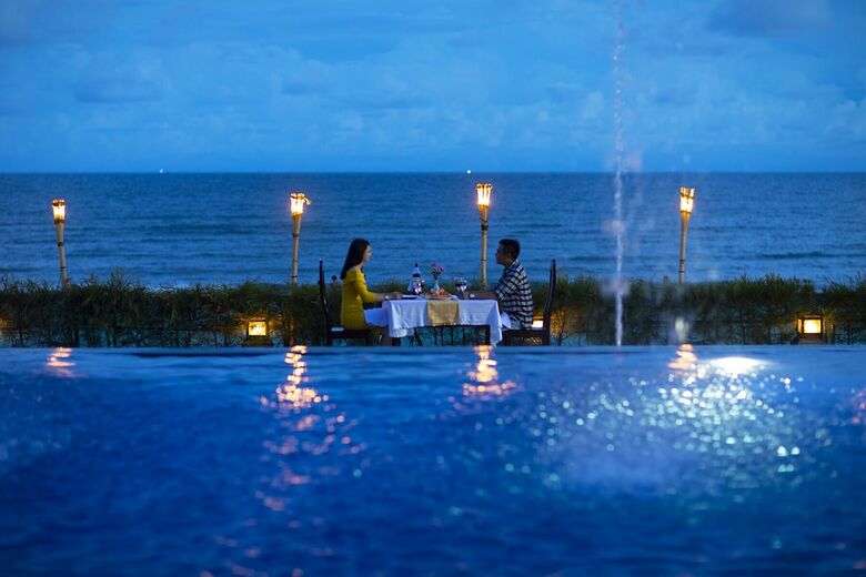 Hotel Hon Rom Central Beach Resort
