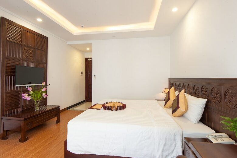 Le Foyer Hotel
