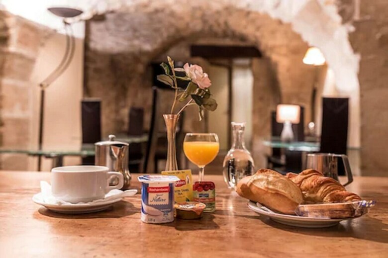 Hotel De Senlis