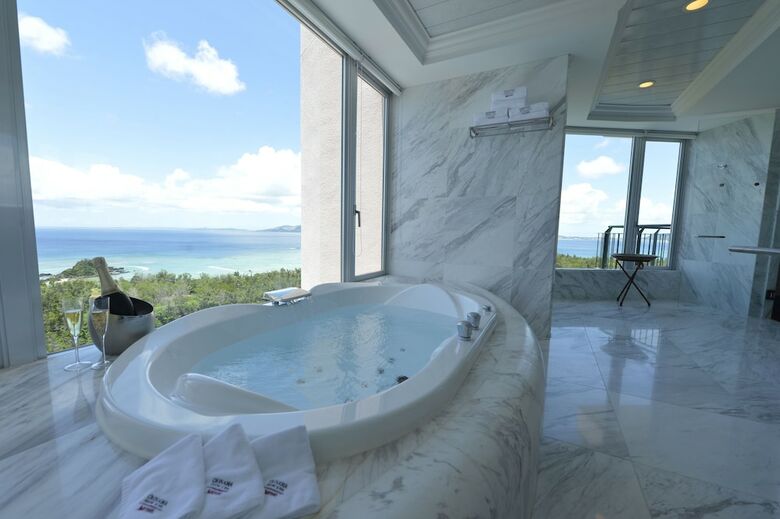Hotel Okinawa Marriott Resort & Spa