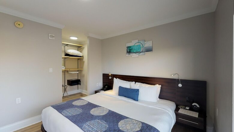 Nuvo Suites Hotel