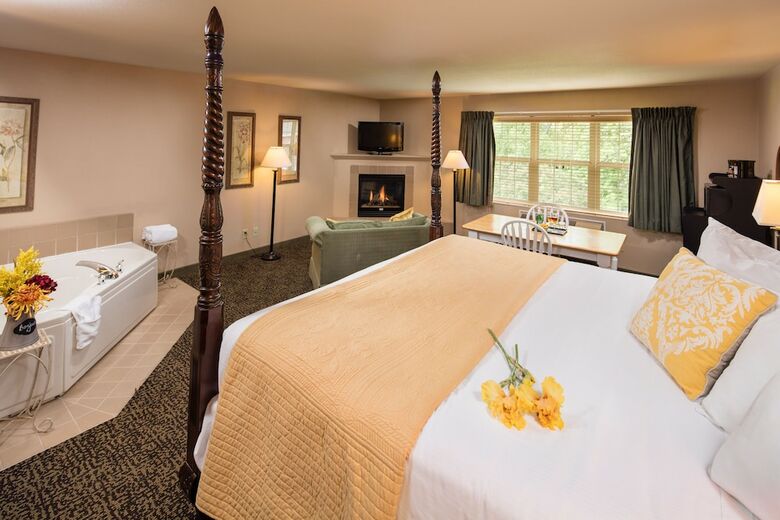 Ramada By Wyndham Galena Hotel And Day Spa