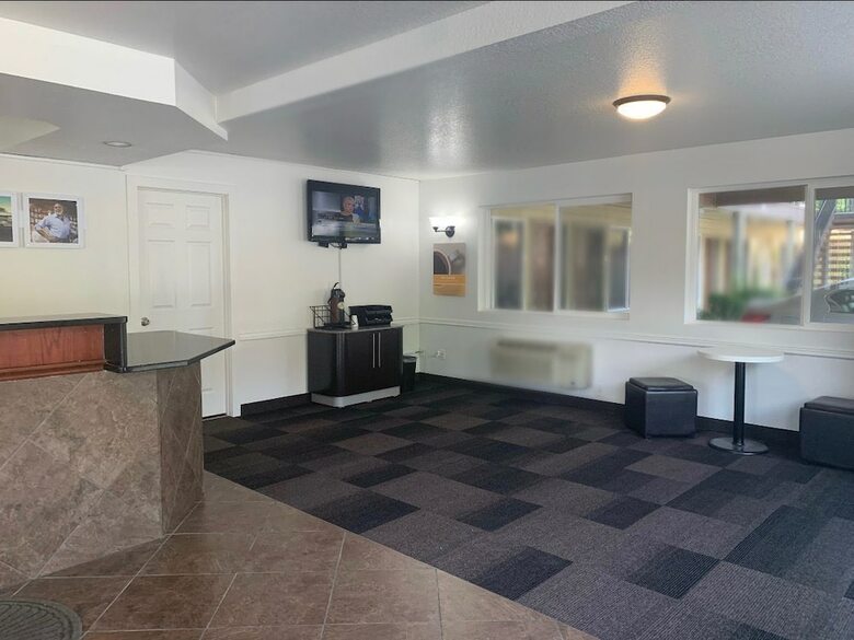 Hotel Motel 6 Yakima - Downtown