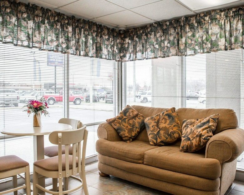 Hotel Econo Lodge North