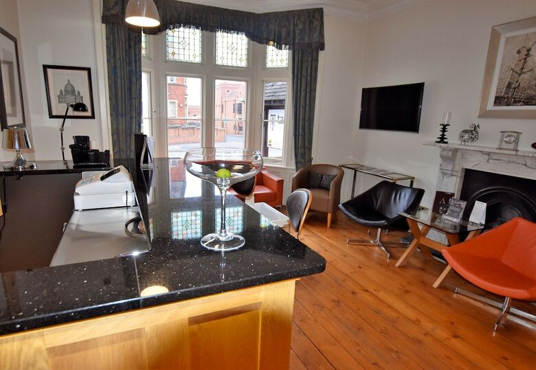 Taunton House Hotel
