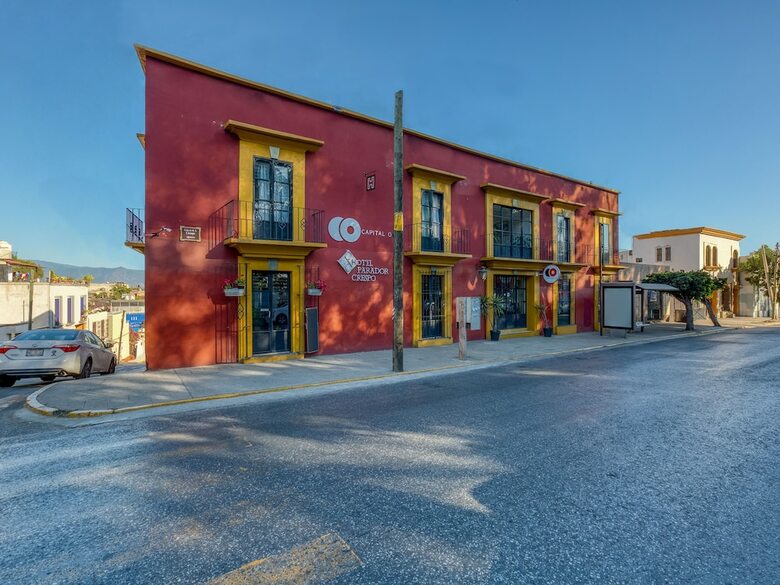 Hotel Capital O Parador Crespo