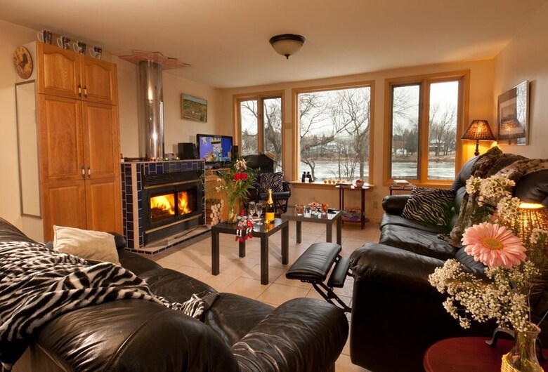 Scott Chalet Spa Sur Rivi�re