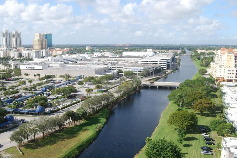 Towers Of Dadeland By Miami Vacations