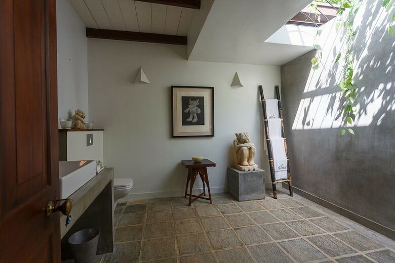 Villa Mo River House