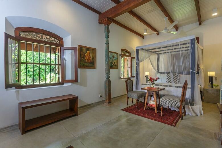 Villa Mo River House