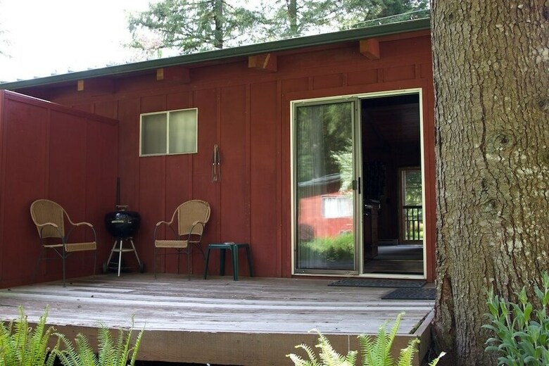 Cabana The Wayfarer Resort