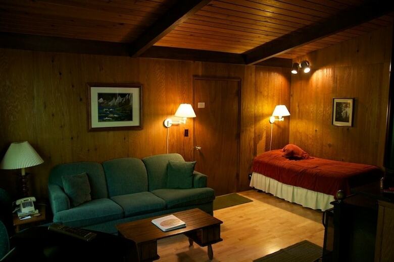Cabana The Wayfarer Resort