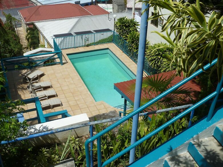 Bed & Breakfast Galleon House Hotel
