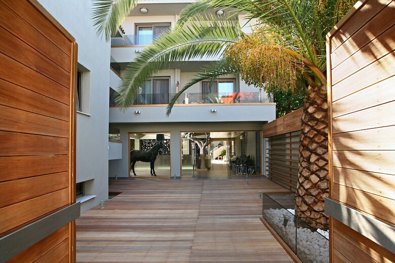 Bourtzi Hotel