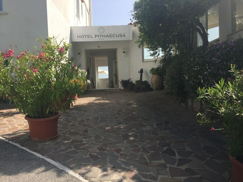 Posada Pithaecusa