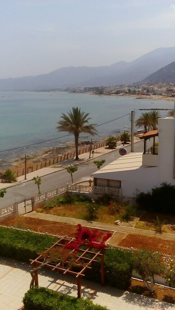 Hotel Triton