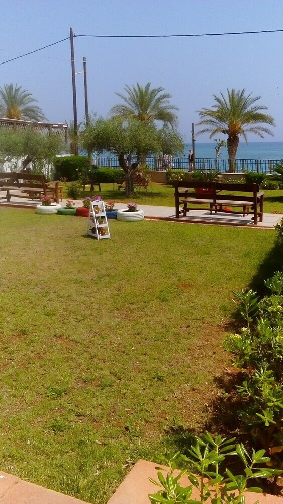 Hotel Triton