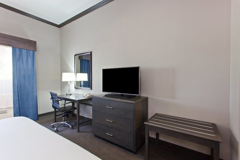 Holiday Inn Express Hotel & Suites Wharton